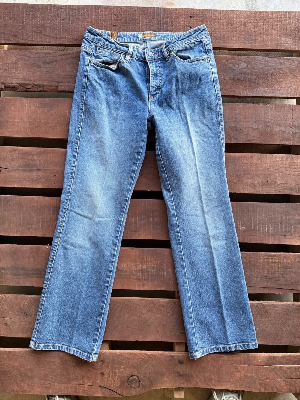 Wrangler Aura Womens Jeans Size 14 Short Rise Straight Leg Medium Wash Denim